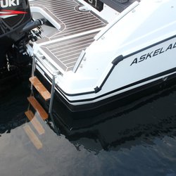 Askeladden C61 Center Console - badestige ned